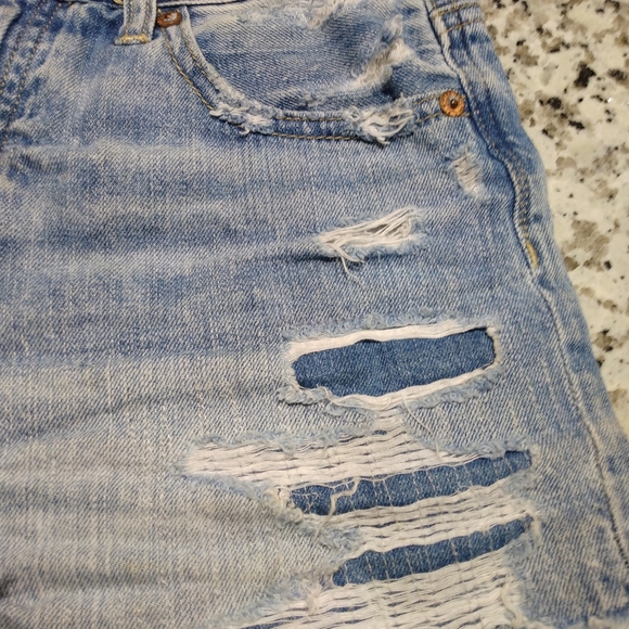 American Eagle Women's Hi Rise Festival Midi Ripped Shorts - Picture 3 of 7